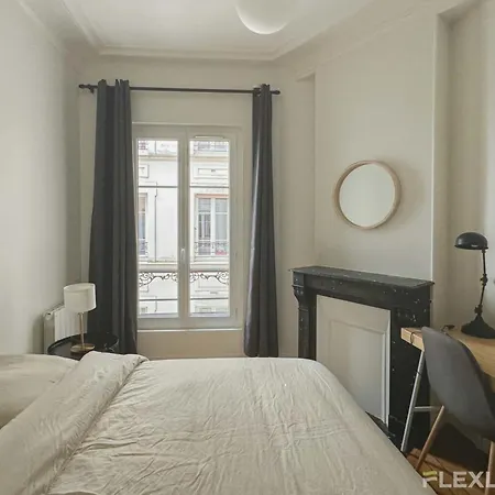 Lejlighed Spacious 4-bedroom In 14 - Alesia *