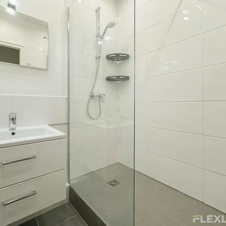 Spacious 4-bedroom In 14 - Alesia *