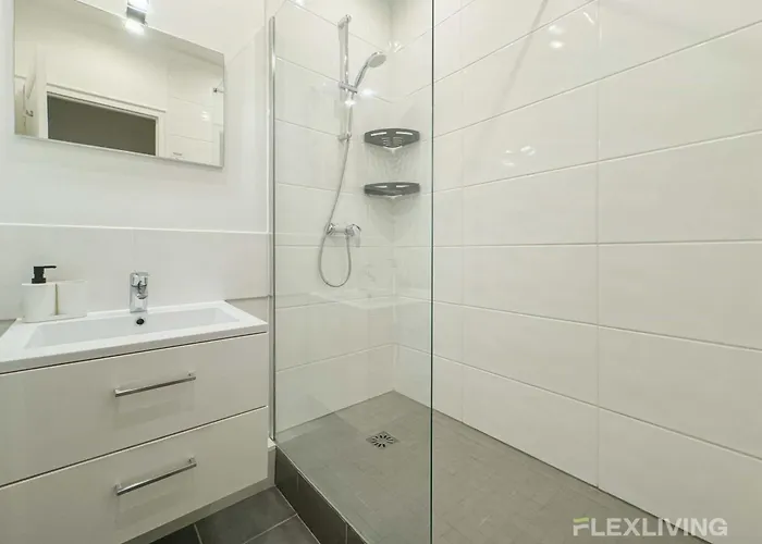 Spacious 4-bedroom In 14 - Alesia *